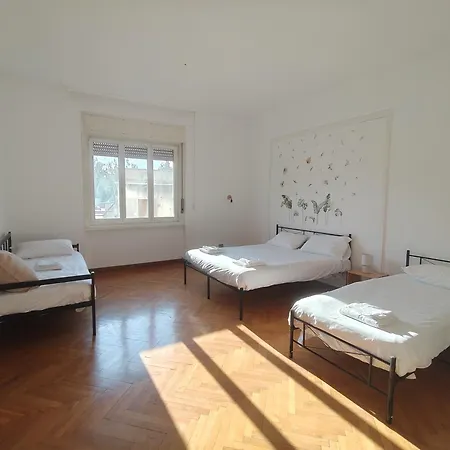 Dock Bay Hostel דירה *