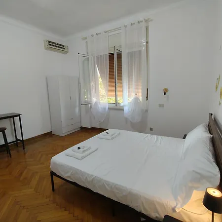 Daire Dock Bay Hostel Trieste