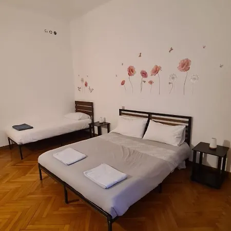 Daire Dock Bay Hostel Trieste